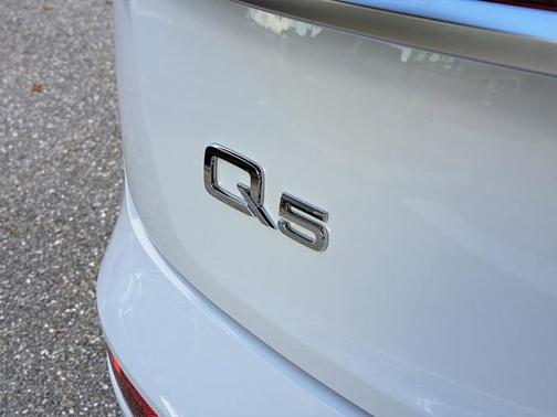 2023 Audi Q5 40 Premium