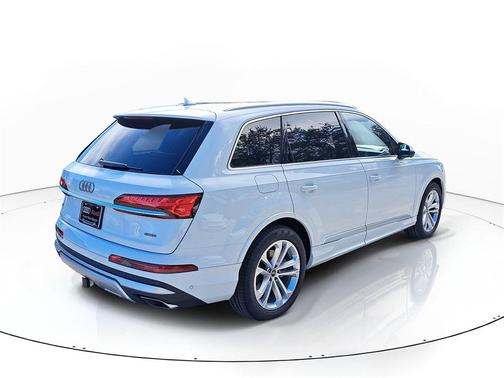 2026 Audi Q7 55 Premium Plus