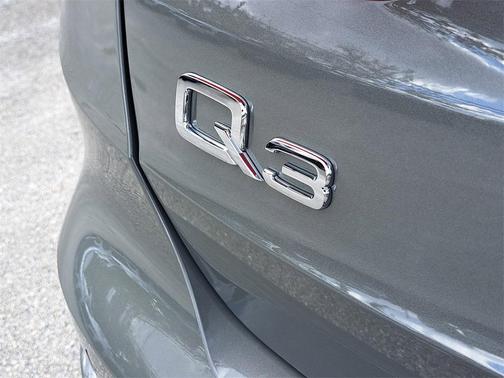 2025 Audi Q3 Premium 45 TFSI S line quattro Tiptronic