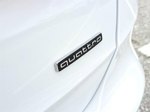 2024 Audi Q3 45 S line Premium Plus