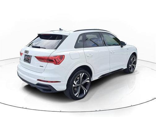 2024 Audi Q3 45 S line Premium Plus