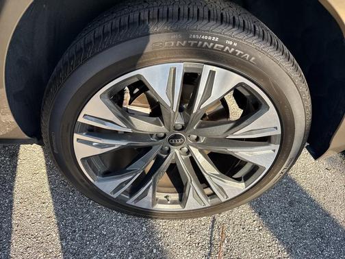 2024 Audi Q8 55 Premium Plus