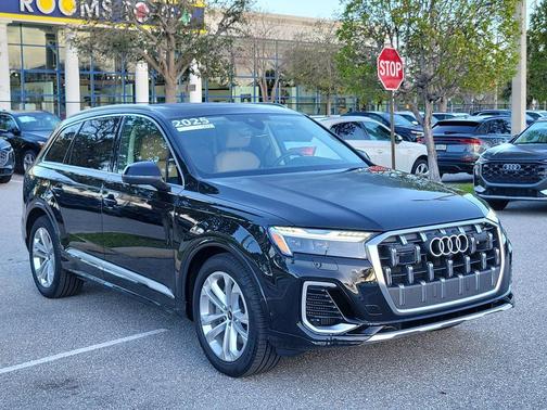 2025 Audi Q7 55 Prestige