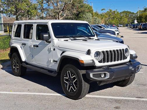 2025 Jeep Wrangler 4-Door Sahara 4x4