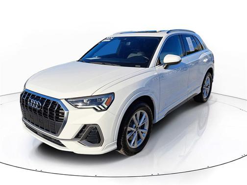 2024 Audi Q3 Premium 45 TFSI S line quattro Tiptronic