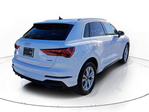 2024 Audi Q3 Premium 45 TFSI S line quattro Tiptronic