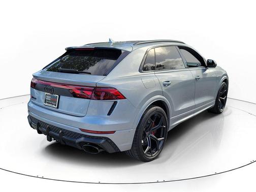 Satellite Silver Metallic 2026 Audi RS Q8 4.0T