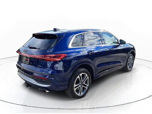 2025 Audi Q5 Premium