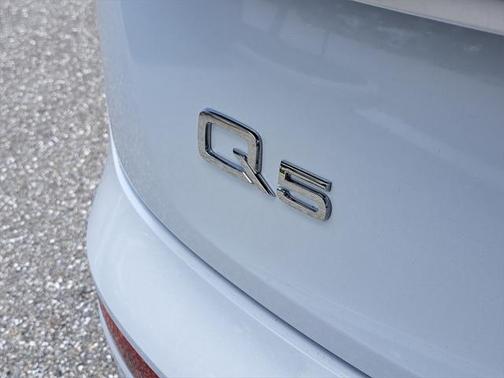 2022 Audi Q5 45 S line Premium