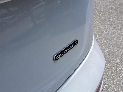 2022 Audi Q5 45 S line Premium