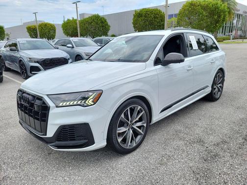 Glacier White Metallic 2023 Audi SQ7 4.0T Prestige