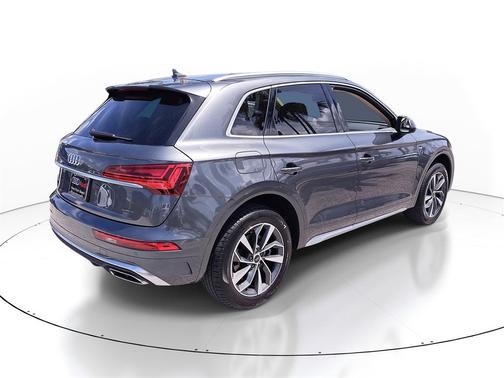 2023 Audi Q5 45 S line Premium
