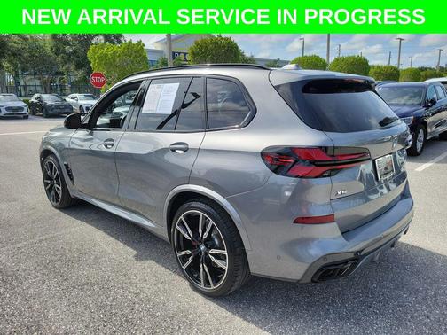 Skyscraper Grey Metallic 2025 BMW X5 M60i