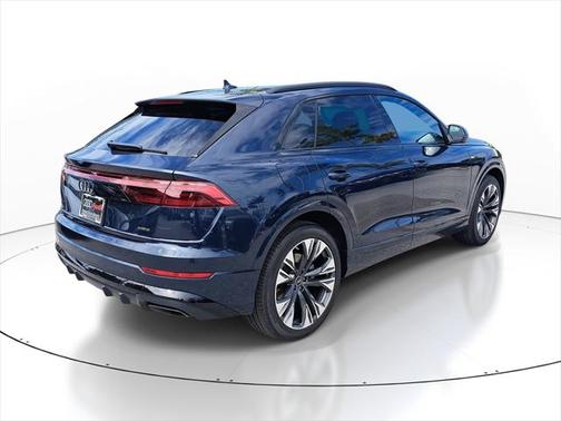 2025 Audi Q8 55 Premium Plus