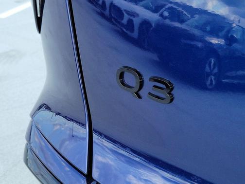 Navarra Blue Metallic 2026 Audi Q3 TFSI quattro S tronic