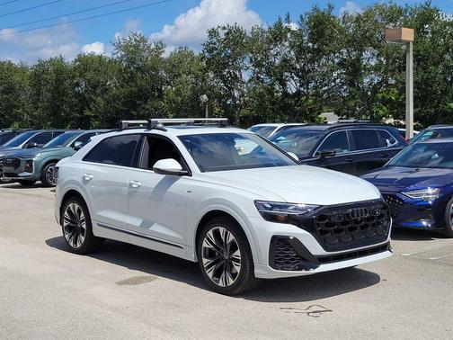 Glacier White Metallic 2026 Audi Q8 55 Premium Plus