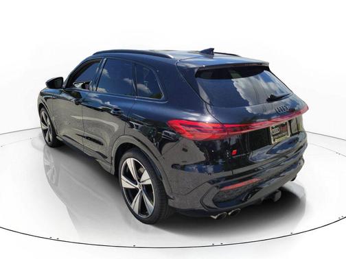 Mythos Black Metallic 2026 Audi SQ5 3.0T Premium Plus