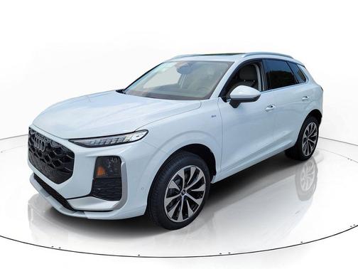 Glacier White Metallic 2026 Audi Q3 TFSI quattro S tronic