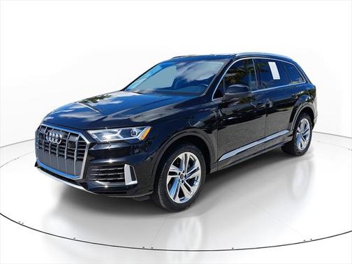 2022 Audi Q7 55 Premium Plus
