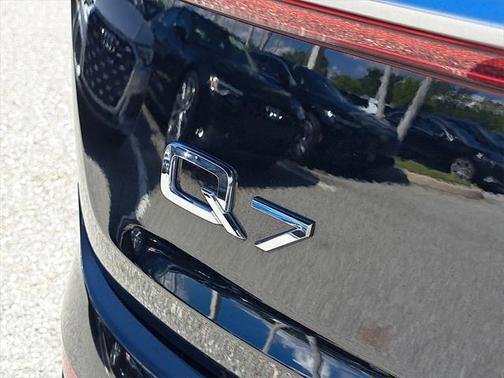 2022 Audi Q7 55 Premium Plus