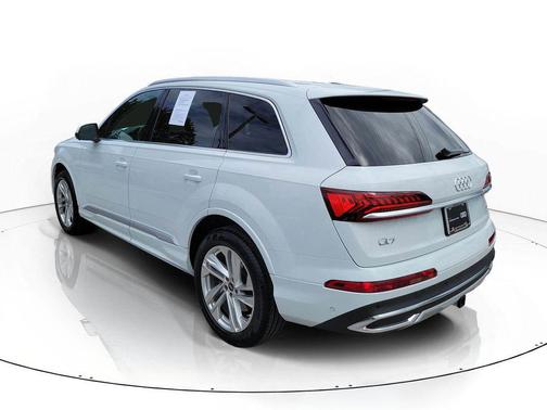 Glacier White Metallic 2023 Audi Q7 55 Premium Plus