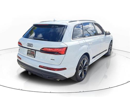 2026 Audi Q7 55 Premium Plus