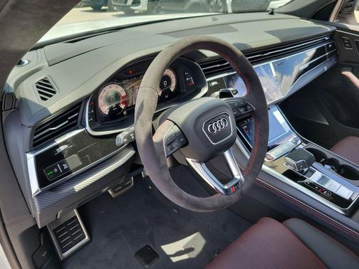 Glacier White Metallic 2026 Audi RS Q8 4.0T