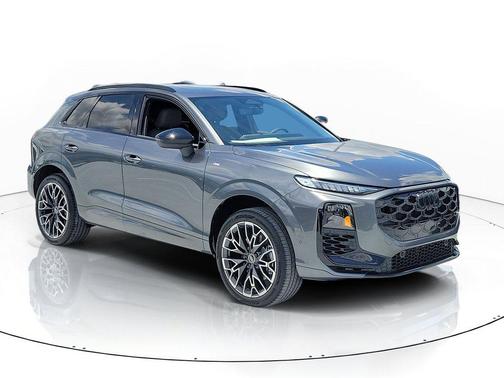 Daytona Gray Pearl Effect 2026 Audi Q3 TFSI quattro S tronic