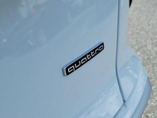 Glacier White Metallic 2026 Audi Q3 TFSI quattro S tronic
