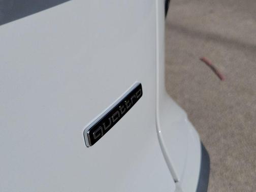 Glacier White Metallic 2026 Audi Q3 TFSI quattro S tronic