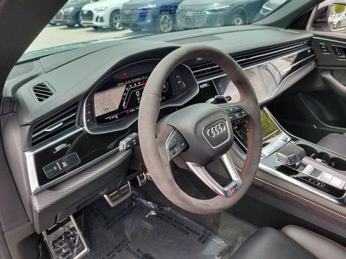 Satellite Silver Metallic 2024 Audi RS Q8 4.0T