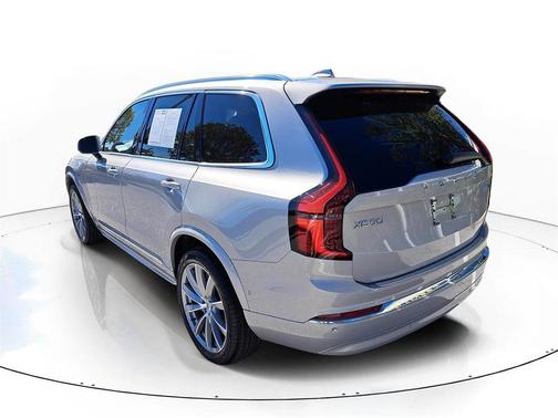 2025 Volvo XC90 B5 Ultra 7-Seater