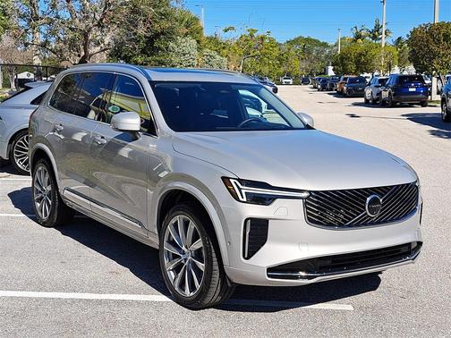 2025 Volvo XC90 B5 Ultra 7-Seater