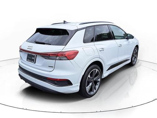 2024 Audi Q4 e-tron Premium Plus 55 quattro