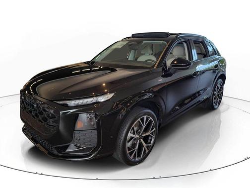 Mythos Black Metallic 2026 Audi Q3 TFSI quattro S tronic