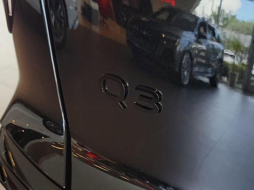 Mythos Black Metallic 2026 Audi Q3 TFSI quattro S tronic