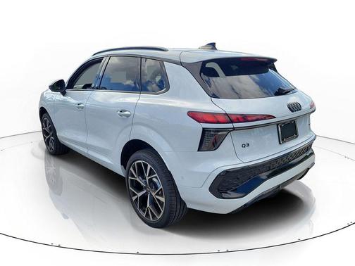 Glacier White Metallic 2026 Audi Q3 TFSI quattro S tronic
