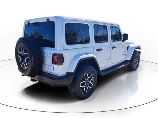 2024 Jeep Wrangler 4-Door Sahara 4x4