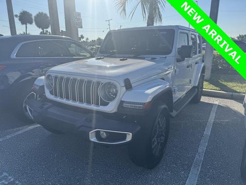 2024 Jeep Wrangler 4-Door Sahara 4x4