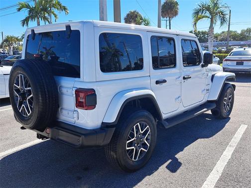 2024 Jeep Wrangler 4-Door Sahara 4x4