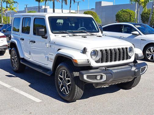 2024 Jeep Wrangler 4-Door Sahara 4x4