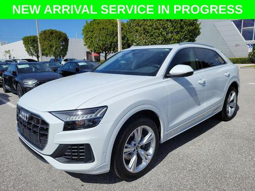 Glacier White Metallic 2023 Audi Q8 55 Premium Plus