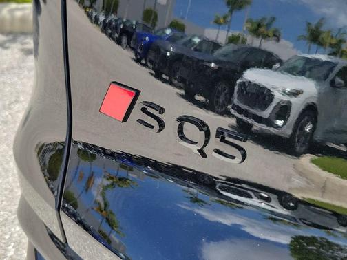 Mythos Black Metallic 2026 Audi SQ5 3.0T Premium Plus