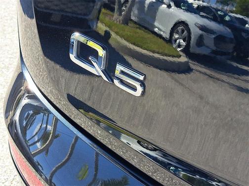 2022 Audi Q5 45 S line Premium Plus