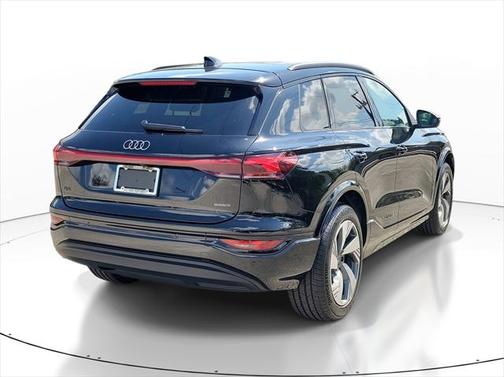 2025 Audi Q6 e-tron Premium Plus quattro