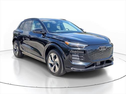 2025 Audi Q6 e-tron Premium Plus quattro