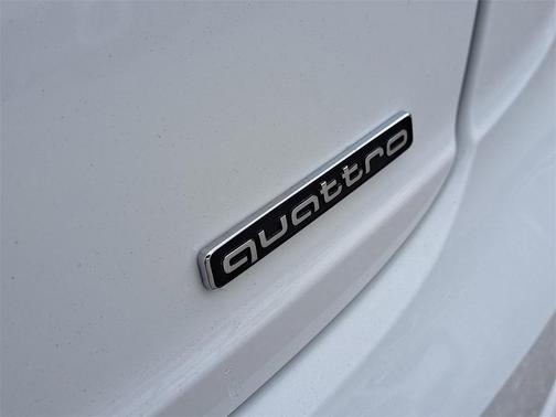 2023 Audi Q8 55 Premium