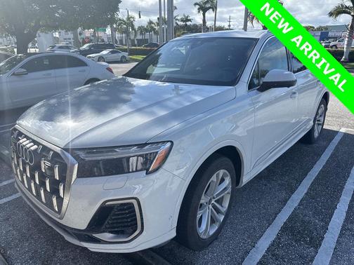 2025 Audi Q7 55 Premium Plus