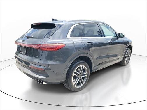 2025 Audi Q5 Premium