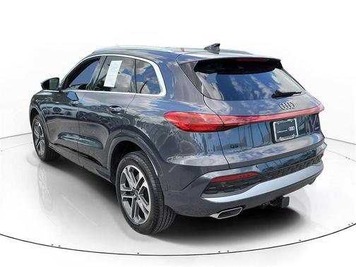 2025 Audi Q5 Premium TFSI quattro S tronic